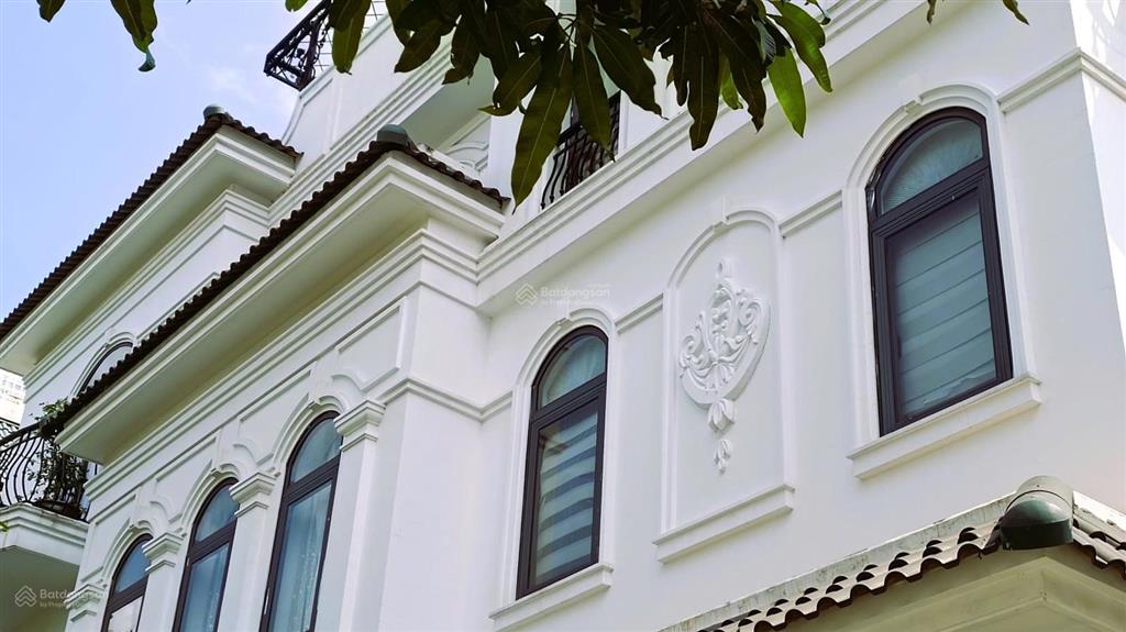 Bán góc venice vinhomes imperia  view trực diện hồ & vincom 45 tầng  đông nam