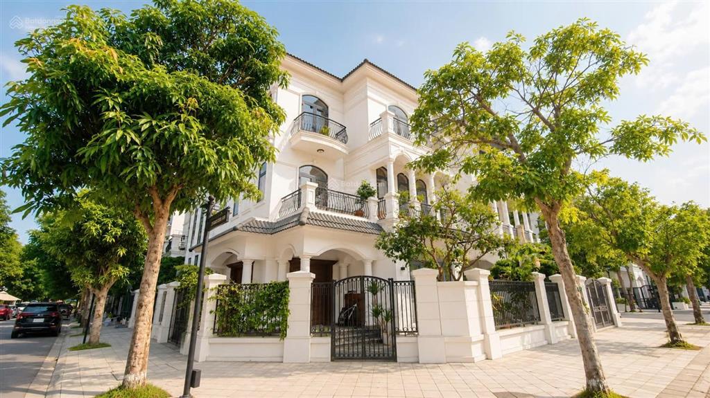 Bán góc venice vinhomes imperia  view trực diện hồ & vincom 45 tầng  đông nam