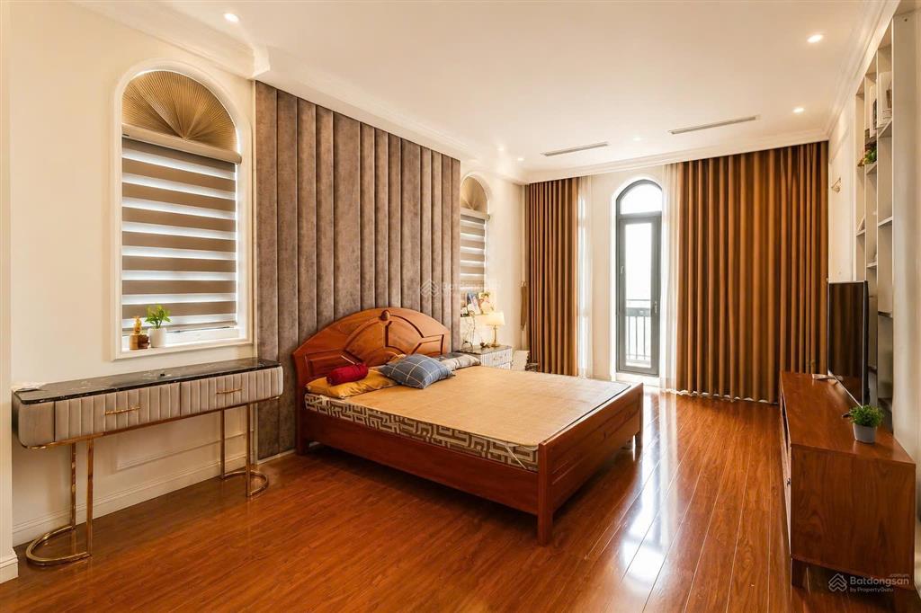 Bán góc venice vinhomes imperia  view trực diện hồ & vincom 45 tầng  đông nam