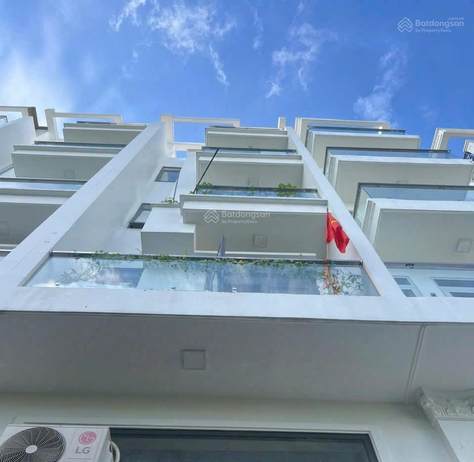 Khu vip bình thới  nhà 6 tầng  hẻm xe hơi vào nhà