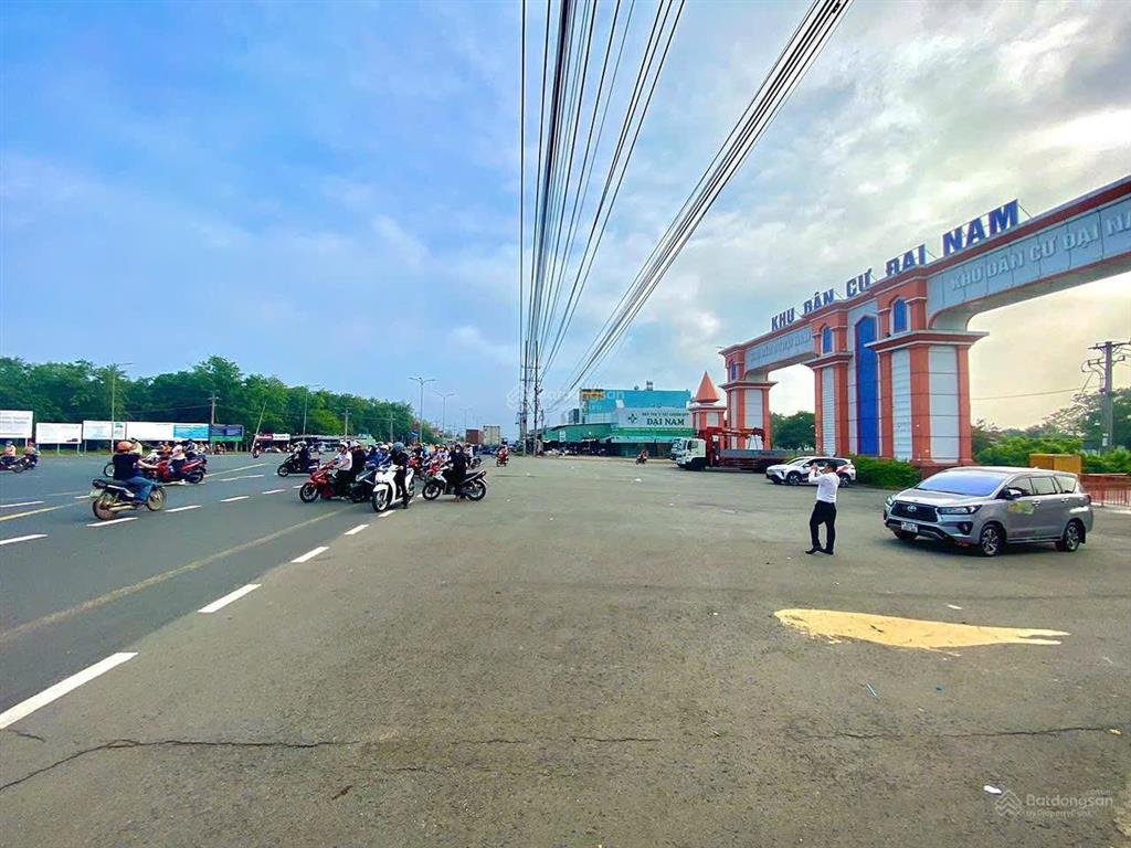 Chủ cần bán gấp lô đất cách kcn minh hưng hàn quốc 2 phút sổ sẵn giá full 390tr dt 200m2, tc 50m2