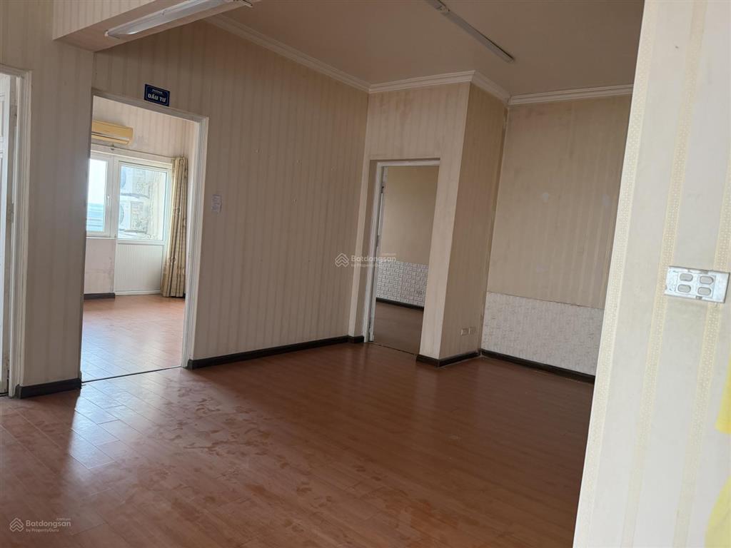 Bán gấp ch toà 18t lê văn lương, dt 102m2, 3n 1w đang cho thuê làm vp giá đầu tư 8.6 tỷ