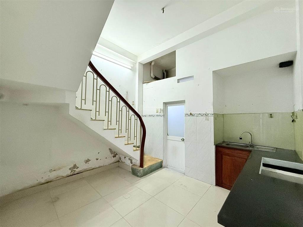 Nhà trung tâm phú nhuận  gần đặng văn ngữ, huỳnh văn bánh  chỉ 6.x tỷ