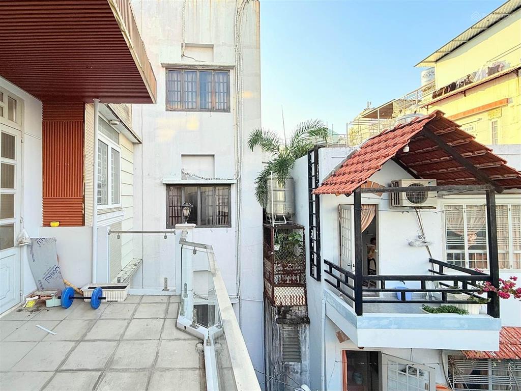 Nhà trung tâm phú nhuận  gần đặng văn ngữ, huỳnh văn bánh  chỉ 6.x tỷ