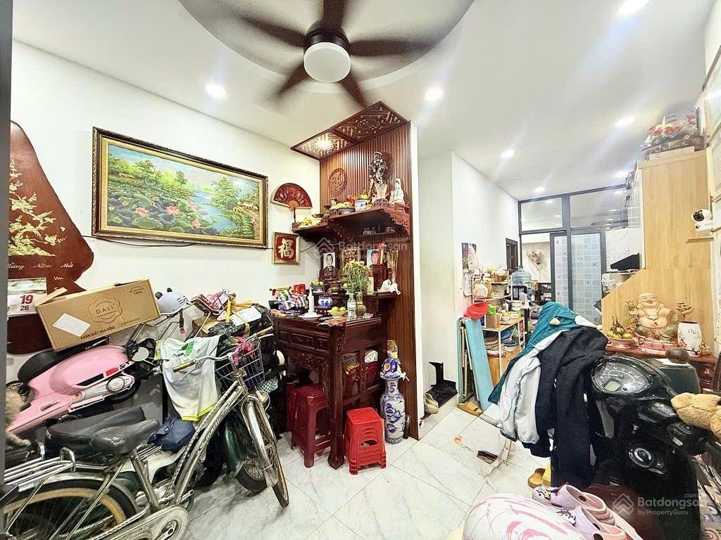 Nhà nguyễn kiệm  gần công viên gia định  sát vòng xoay phạm văn đồng