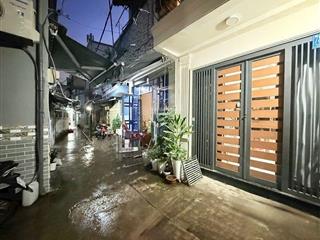 Nhà nguyễn kiệm  gần công viên gia định  sát vòng xoay phạm văn đồng