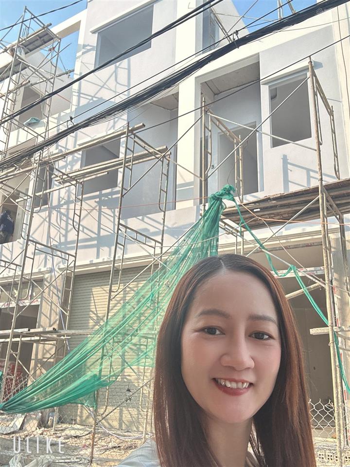 (49)nhà đẹp mới xây 3 pn sát mặt tiền  thạnh xuân 22 q12  thuận tiện về gò vấp  5,99 tỉ