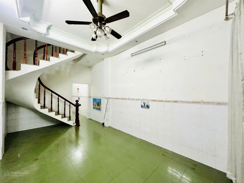 Bán nhà riêng 3tầng phạm văn chiêu gò vấp dt35m2. giá 5.5tỷ