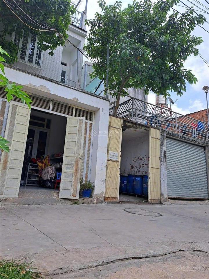 Ngang 11x38m nở hậu. nhà 3 tầng 150m2 + dãy trọ 21p tổng 451m2 đã có nguồn thu ổn định lâu dài