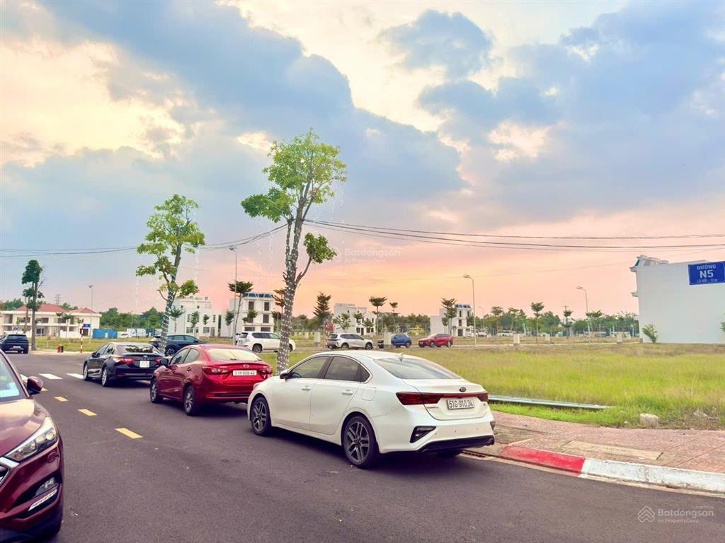 Đất nền tại kđt mới tân uyên  giá 840 triệu, ngay cụm kcn vsip với hơn 10.000 công nhân làm việc.