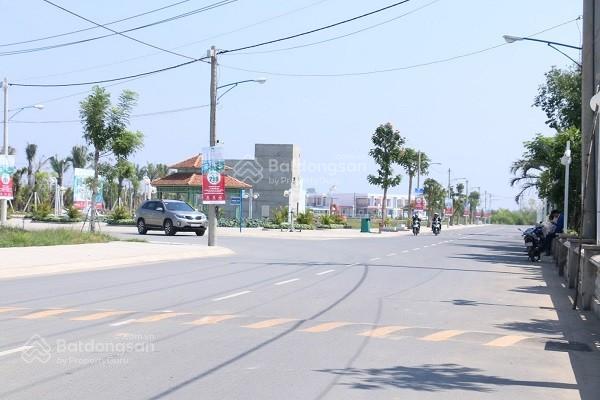 Chính chủ bán gấp lô 100m2 thổ cư, đường mặt tiền kinh doanh, sổ sẵn công chứng, sát vách vsip