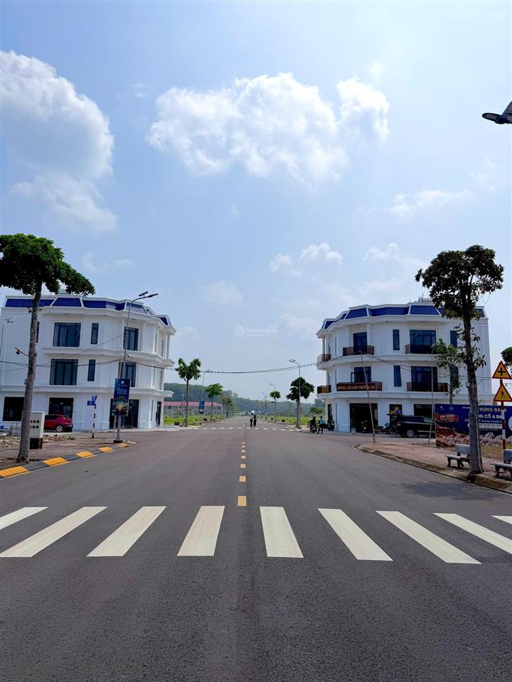 Thanh lý 80m2 ngay khách sạn đang cho thuê, kinh doanh tốt, gần chợ, mặt tiền 15m, 999 triệu cầm sổ