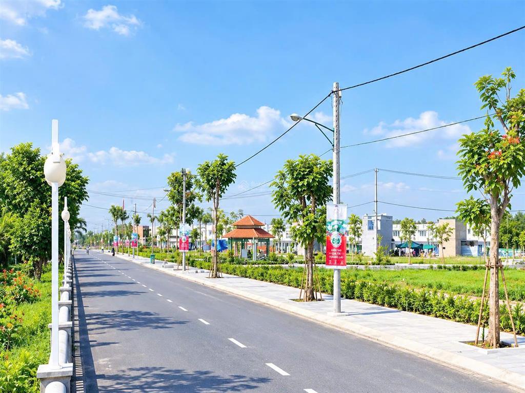 Chính chủ bán lô đất cạnh khu nhà máy lego, kế chợ, tthc  kinh doanh sầm uất. giá 990 triệu cầm sổ