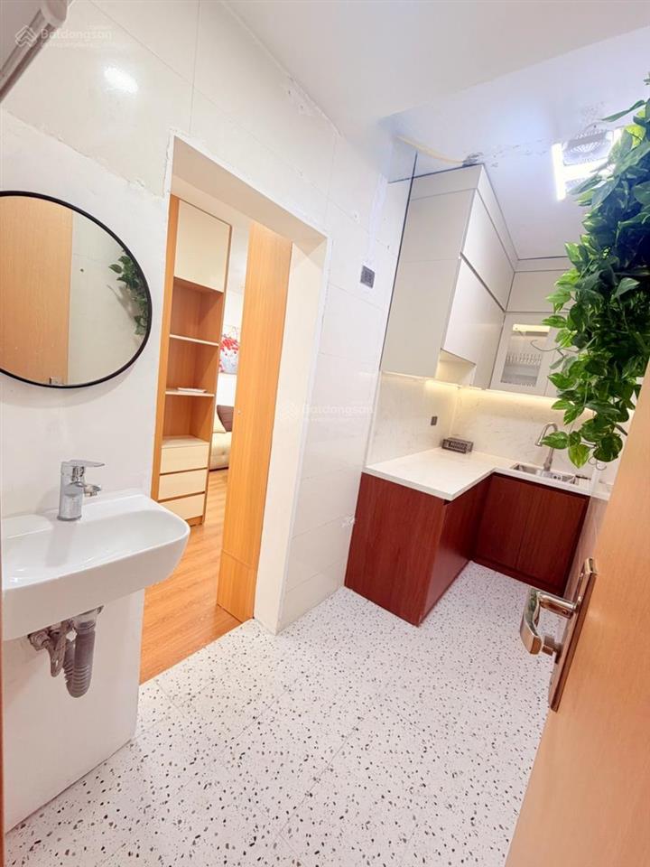 Hiếm! tập thể mặt phố thành công 68m2 chỉ nhỉnh 4 tỷ  sẵn 2n  mới đẹp ở luôn!