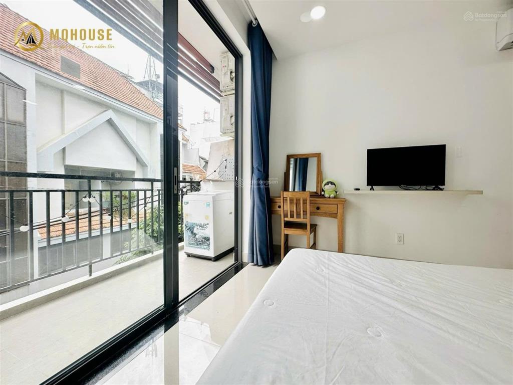 Trống lại 3 phòng ban công lớn full nội thất tại thích quảng đức, phú nhuận gần q1, q3 có thang máy