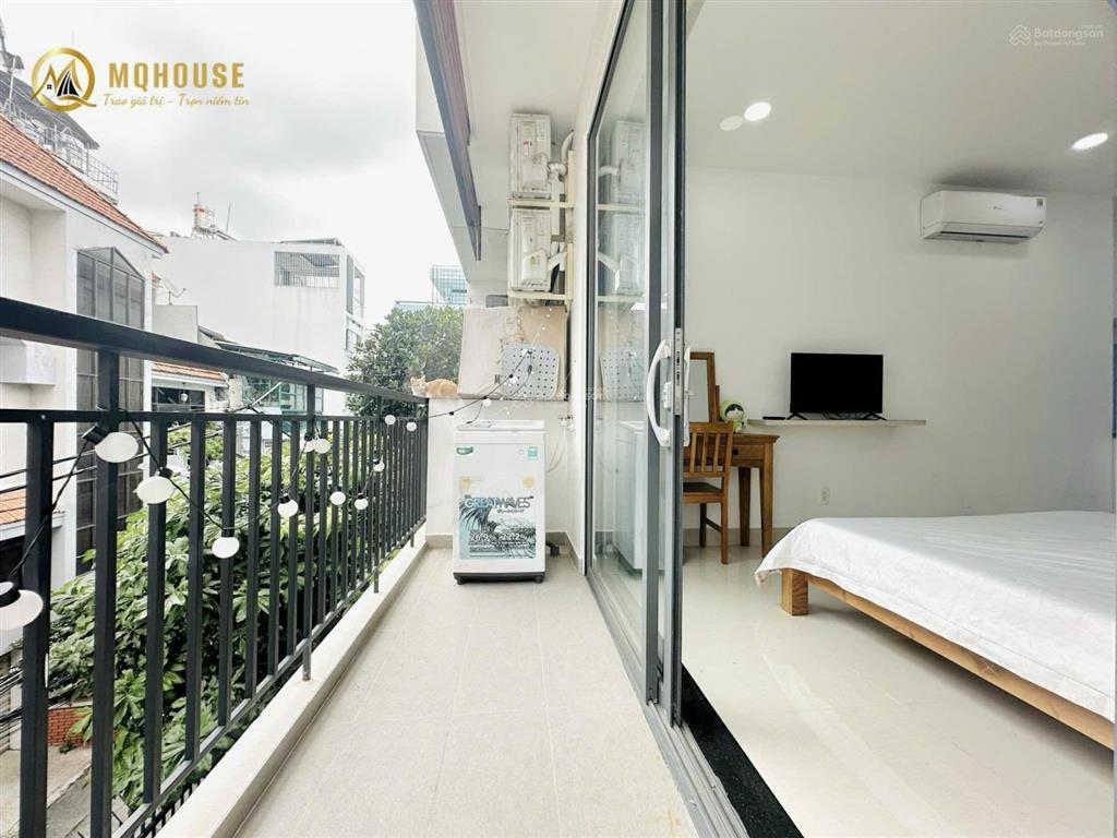 Trống lại 3 phòng ban công lớn full nội thất tại thích quảng đức, phú nhuận gần q1, q3 có thang máy