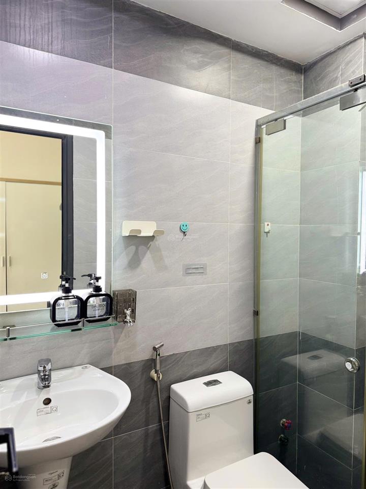 Cho thuê căn hộ mới 35m2 có ban công tại thích quảng đức, phú nhuận gần q1, q3