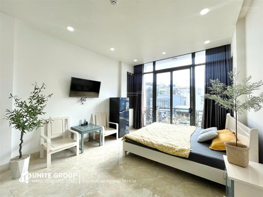 Căn hộ cho thuê ful nt mới tại thích quảng đức, phú nhuận có ban công, thang máy gần quận 1, quận 3