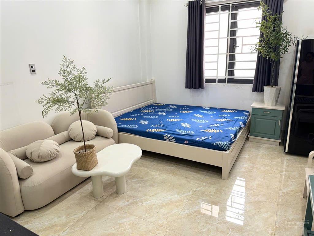 Căn hộ cho thuê ful nt mới tại thích quảng đức, phú nhuận có ban công, thang máy gần quận 1, quận 3