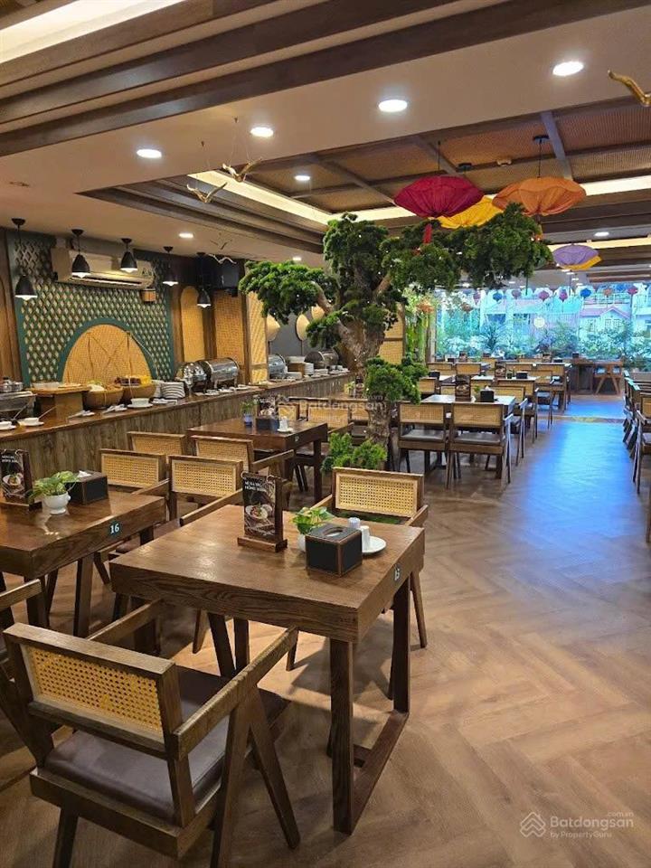 Cho thuê khác sạn mt trần hưng đạo q1 có 64 phòng 4 sảnh nhà hàng giá910tr/tháng