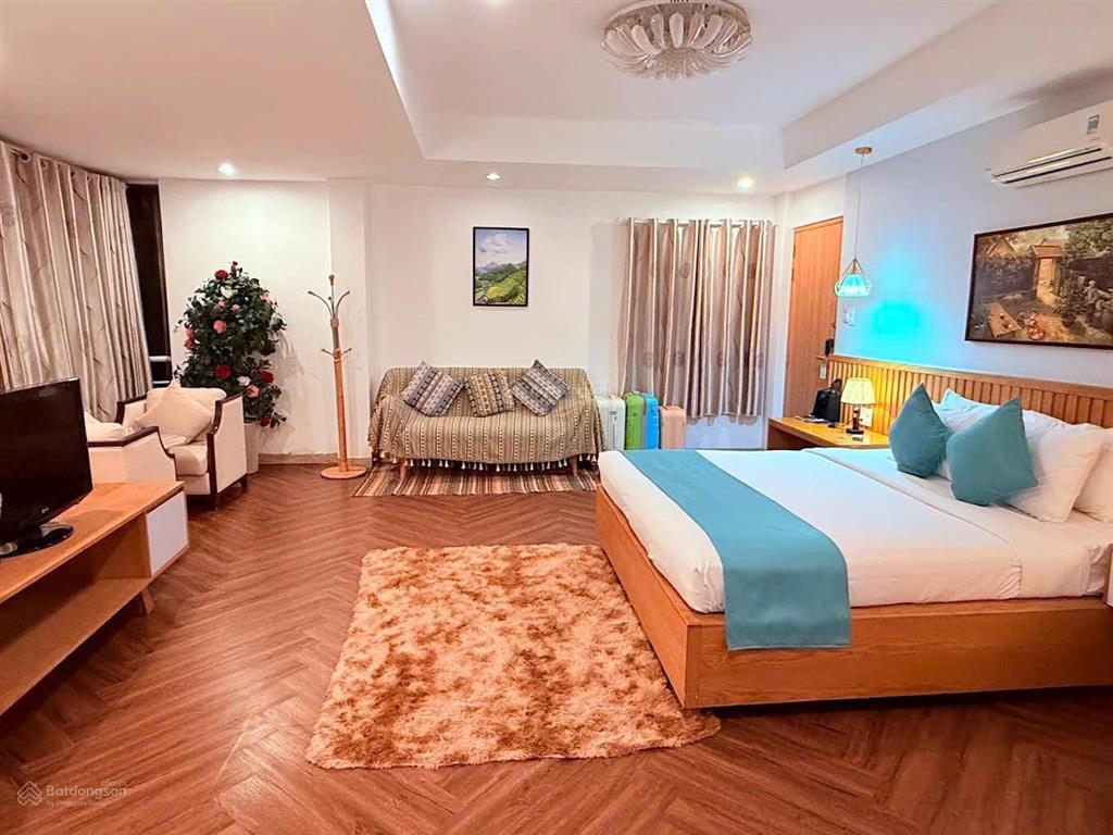 Cho thuê khác sạn mt trần hưng đạo q1 có 64 phòng 4 sảnh nhà hàng giá910tr/tháng