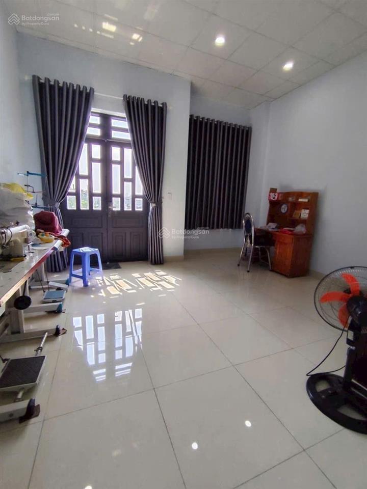 6 x 20m  chính chủ, tự xây mới hơn 1 năm ( đúc lầu btct) sân đổ ô tô