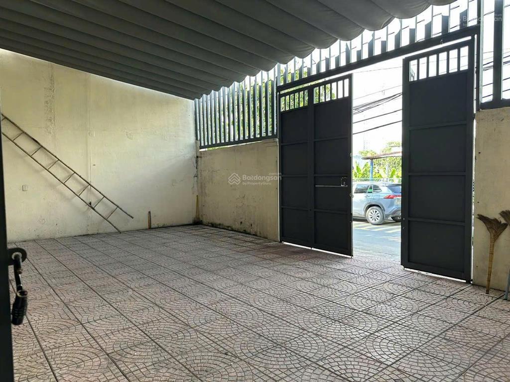 Hàn hiếm ngang 10m (10 x 26)  xưởng mặt tiền xe công ( container)  đông thạnh, hóc môn