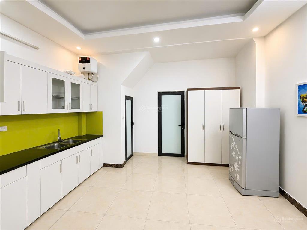 Chính chủ cho thuê phòng ngõ 67 nguyễn văn cừ, long biên. vệ sinh khép kín, không chung chủ.