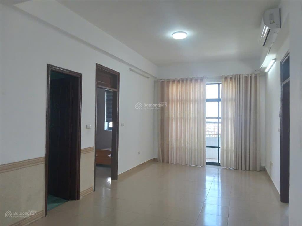 Cho hộ gđ thuê lâu dài chcc 90m2, 3pn, 2wc, nhà đầu hồi, bc hướng đn (hoàng mai, hn). chính chủ