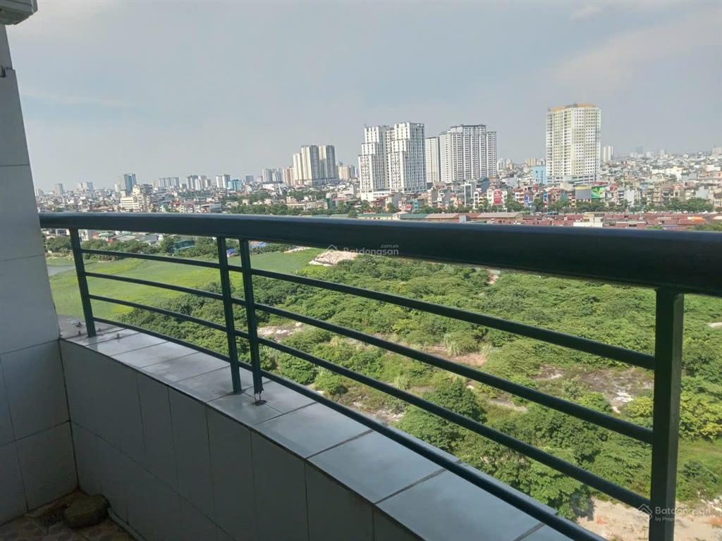 Cho hộ gđ thuê lâu dài chcc 90m2, 3pn, 2wc, nhà đầu hồi, bc hướng đn (hoàng mai, hn). chính chủ