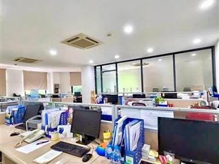 Bán toà building mặt phố phạm văn đồng, 210m2, lô góc, 6 tầng thang máy, mặt tiền siêu rộng, 70 tỷ