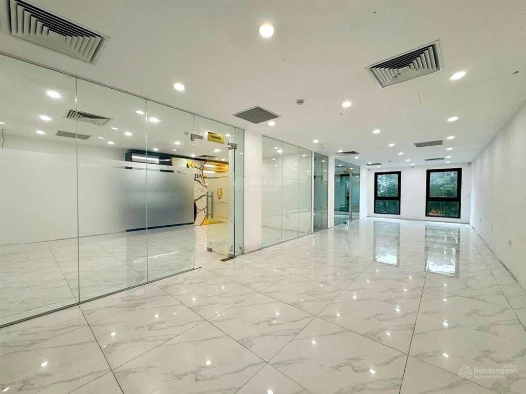 Bán toà building mặt phố phạm văn đồng, 210m2, lô góc, 6 tầng thang máy, mặt tiền siêu rộng, 70 tỷ