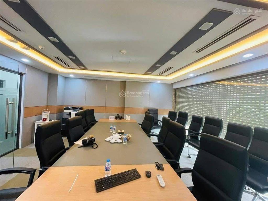 Bán toà building mặt phố phạm văn đồng, 210m2, lô góc, 6 tầng thang máy, mặt tiền siêu rộng, 70 tỷ