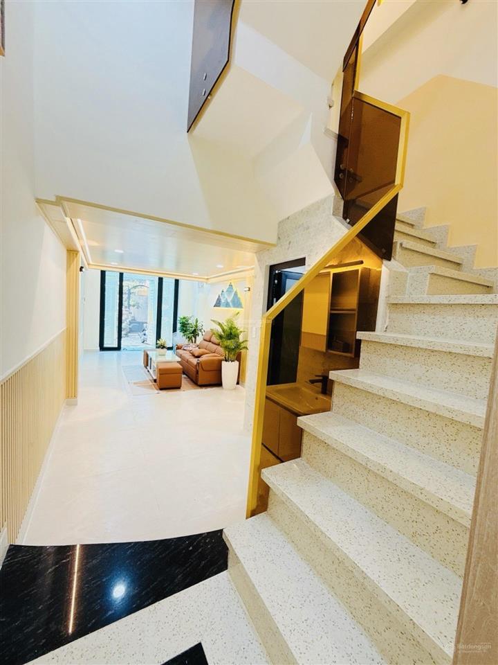 1sẹt gần ngay ngã 4 luỹ bán bích hòa bình 44m2  3 tầng  hẻm xe hơi tới nhà  tặng full nội thất