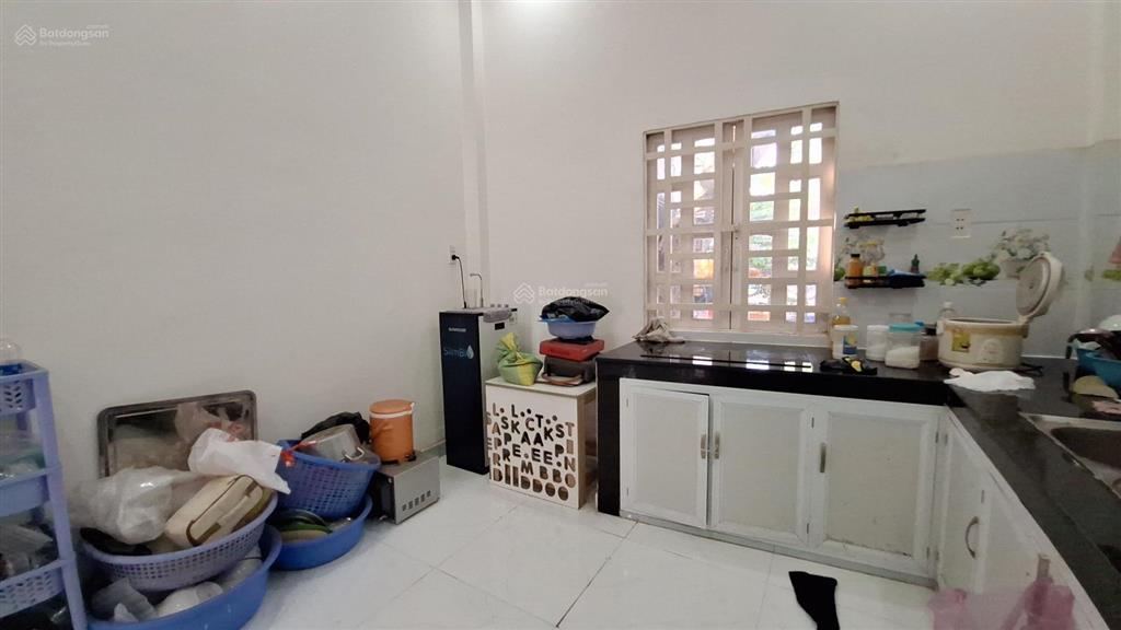 Bán nhà hẻm xe hơi ngủ trong nhà  80,2m2(5.6 x 14m), 3pn  hóc môn