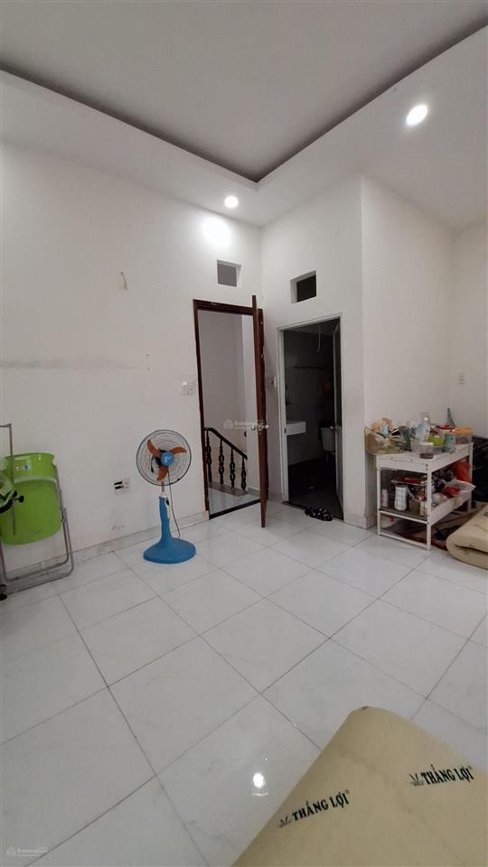 Bán nhà hẻm xe hơi ngủ trong nhà  80,2m2(5.6 x 14m), 3pn  hóc môn