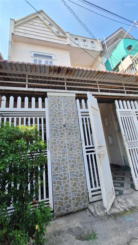 Bán nhà hẻm xe hơi ngủ trong nhà  80,2m2(5.6 x 14m), 3pn  hóc môn