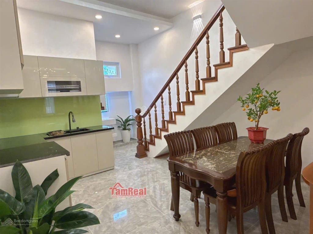 Nhà 2 mặt thoáng ngay chợ ngô quyền, đà lạt