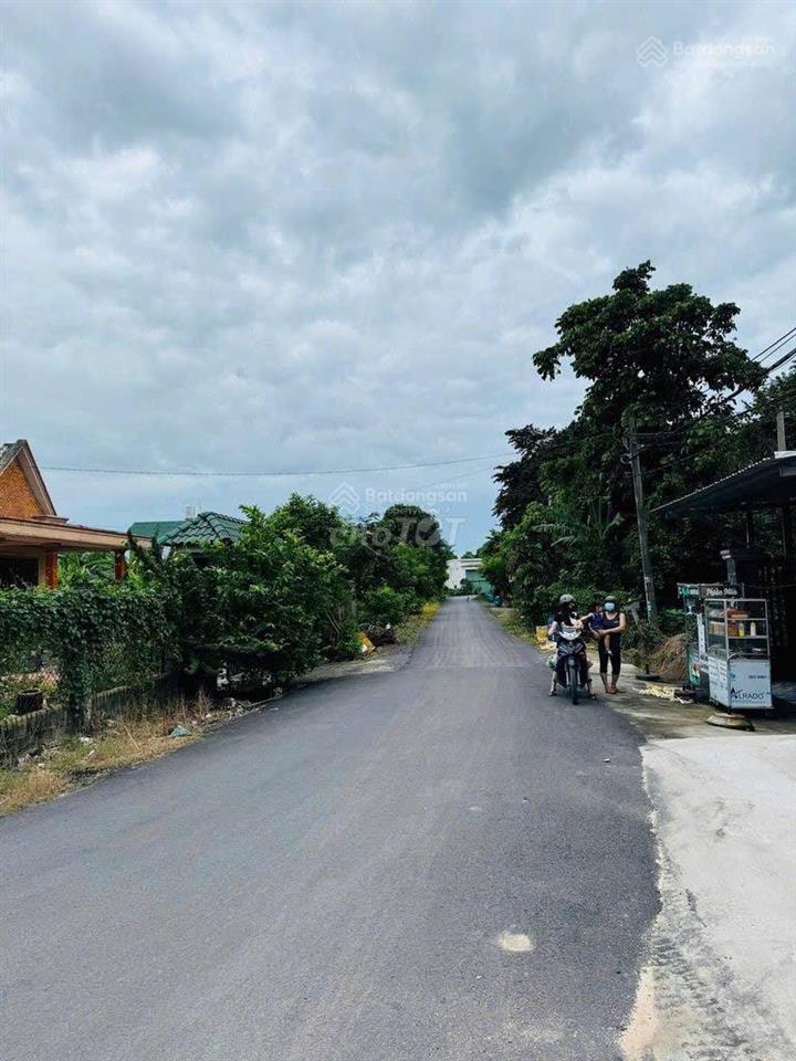 Cần bán gấp lô đất 350m2(10x35)full thổ giá cả thương lượng + ngân hàng hỗ trợ cho vay