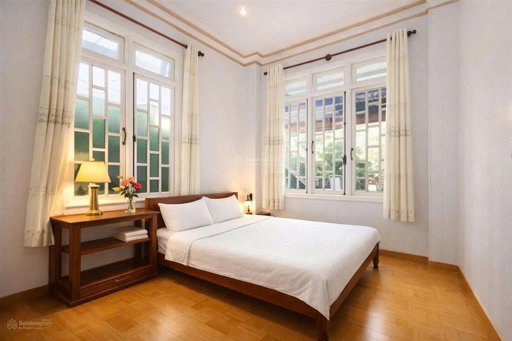 View thung lũng & một dòng tiền sẵn có