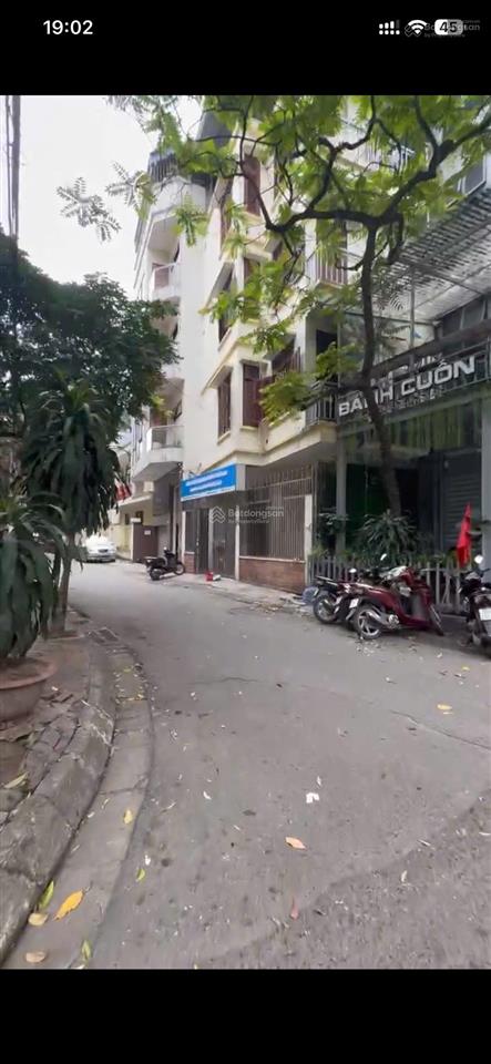 Chính chủ cho thuê làm văn phòng tầng 3 gồm cả nội thất văn phòng, dt 50m thông sàn, khép kín.