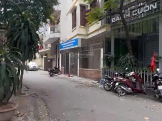 Chính chủ cho thuê làm văn phòng tầng 3 gồm cả nội thất văn phòng, dt 50m thông sàn, khép kín.