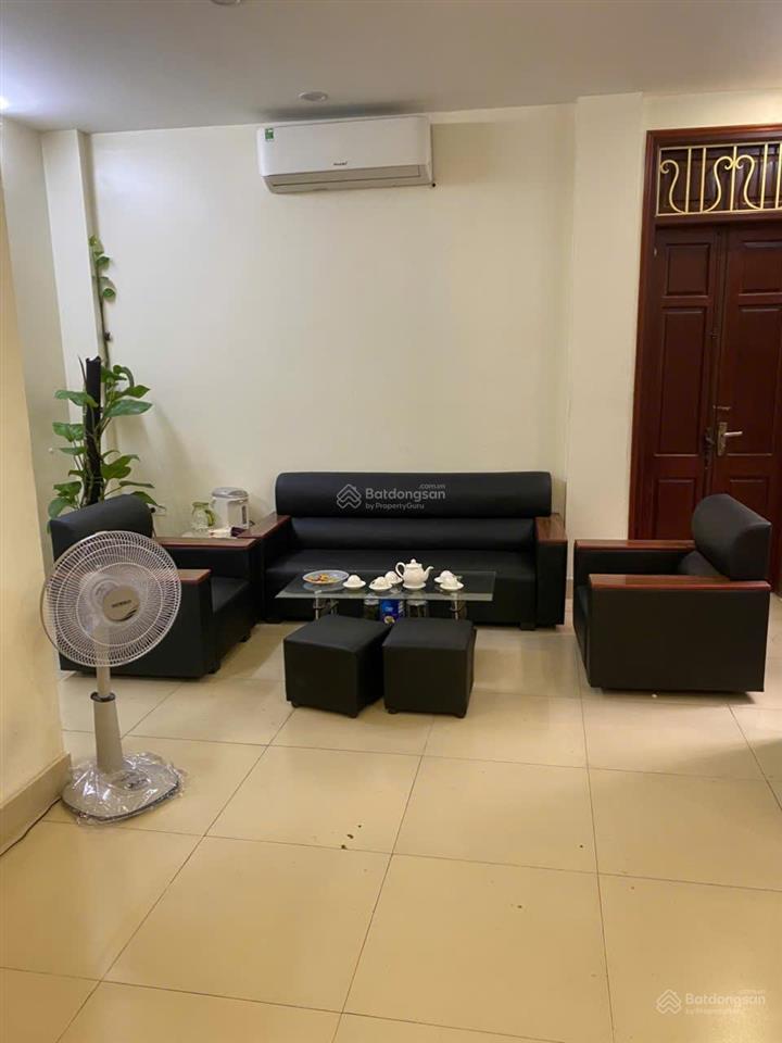 Chính chủ cho thuê làm văn phòng tầng 3 gồm cả nội thất văn phòng, dt 50m thông sàn, khép kín.