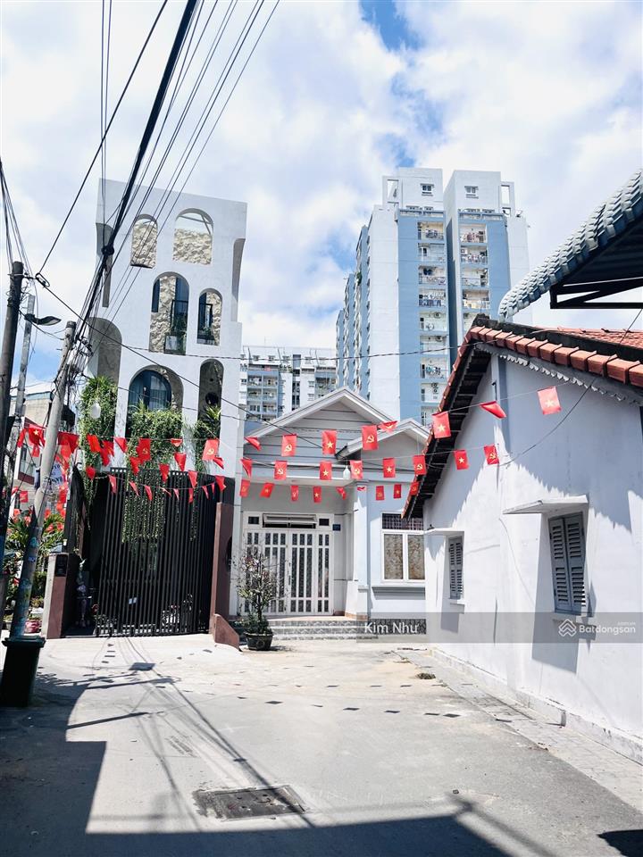 Hiếm trong khu đất khu đồng bộ an ninh cao  50m ra lê văn chí  gpxd 4 tầng dt 63m2 ngang 4.02m
