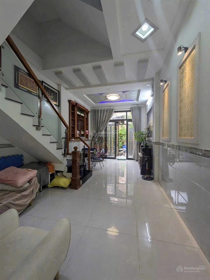 Nhà tâm huyết 3 tầng kiên cố  tặng full nội thất sát ga metro  hxh thông  khu đồng bộ an ninh
