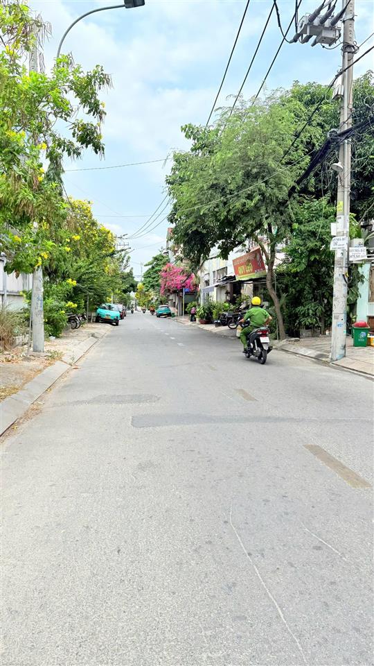 Đất mặt tiền kinh doanh ngang 5m nở hậu vuông a4  sát phạm văn đồng  sầm uất khu an ninh đồng bộ