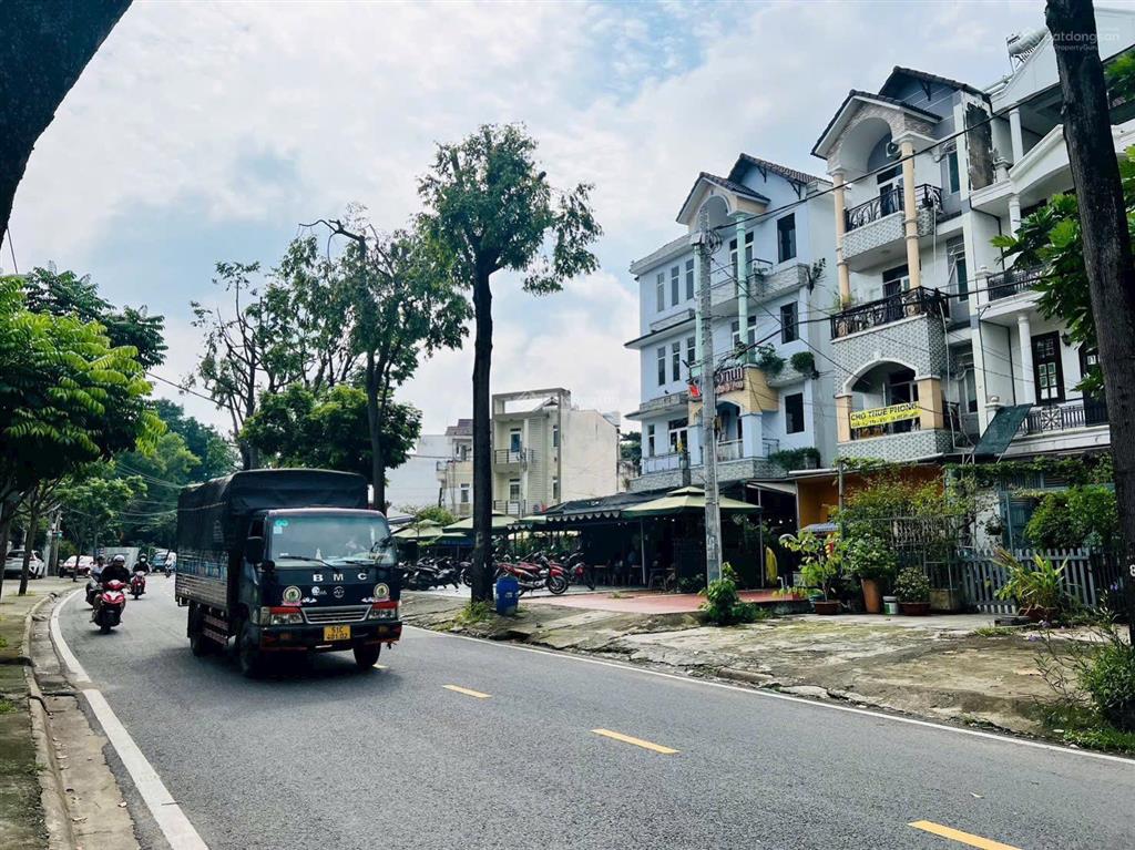 Bán nhà 4 tầng mặt tiền kinh doanh ngay kha vạn cân ngang 5m  dt 130m2  kd sầm uất đêm ngày