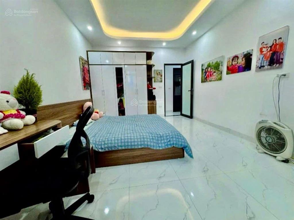 Chính chủ bán nhà đầu đê trần khát chân 45m2 x 4 tầng, mt 4m, giá 7.6 tỷ