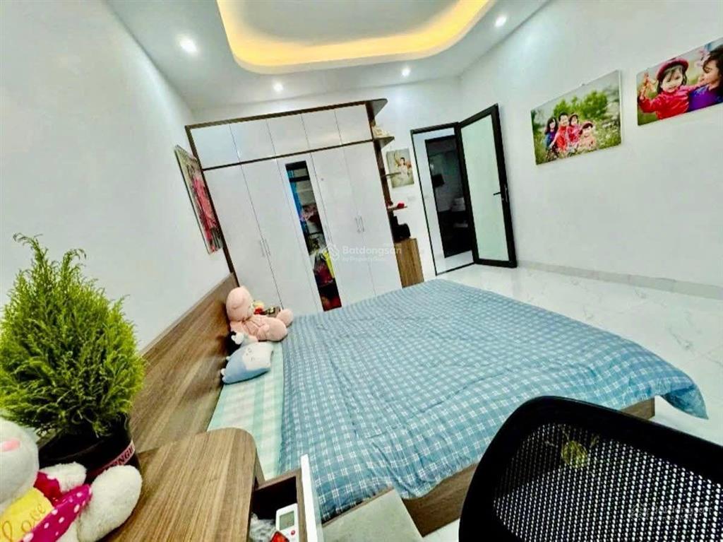 Chính chủ bán nhà đầu đê trần khát chân 45m2 x 4 tầng, mt 4m, giá 7.6 tỷ