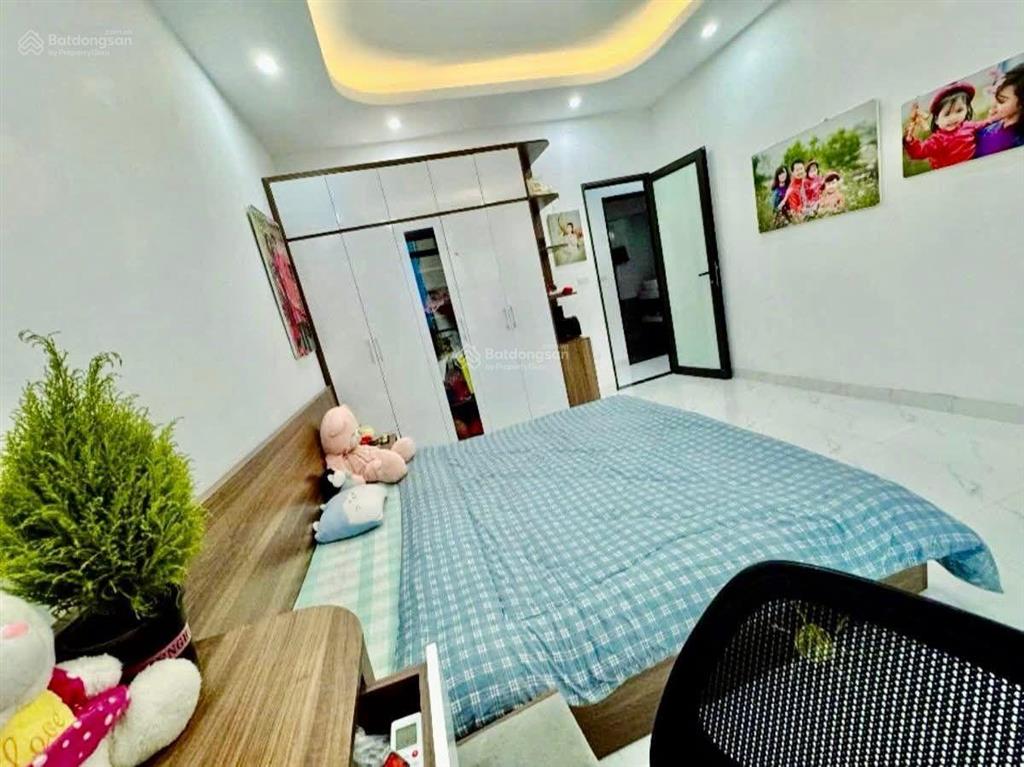 Chính chủ bán nhà đầu đê trần khát chân 45m2 x 4 tầng, mt 4m, giá 7.6 tỷ